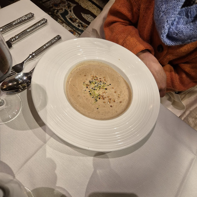 Velouté de Potiron Et Crumble Au Comté