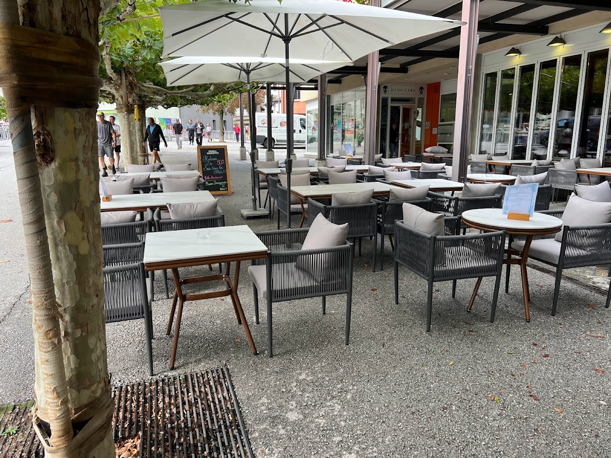 yi he Restaurant