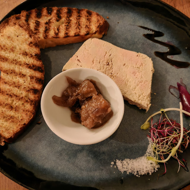 Pressé de Foie Gras Mariné Au Sauternes Chutney Aux Poires Et Au Gingembre