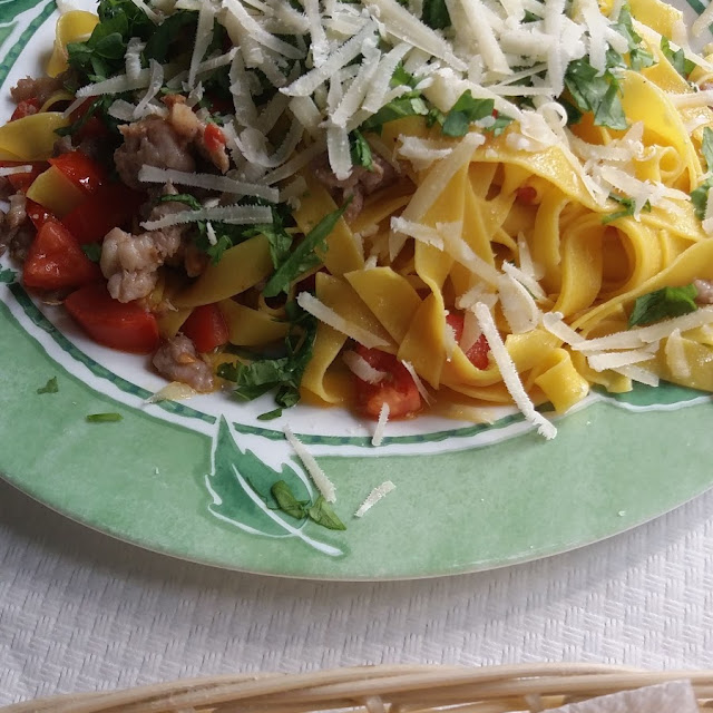 Tagliatelle Con Salsiccia Rucola E Grana