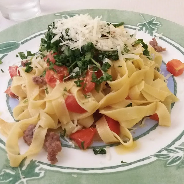Tagliatelle Con Salsiccia E Pomodoro