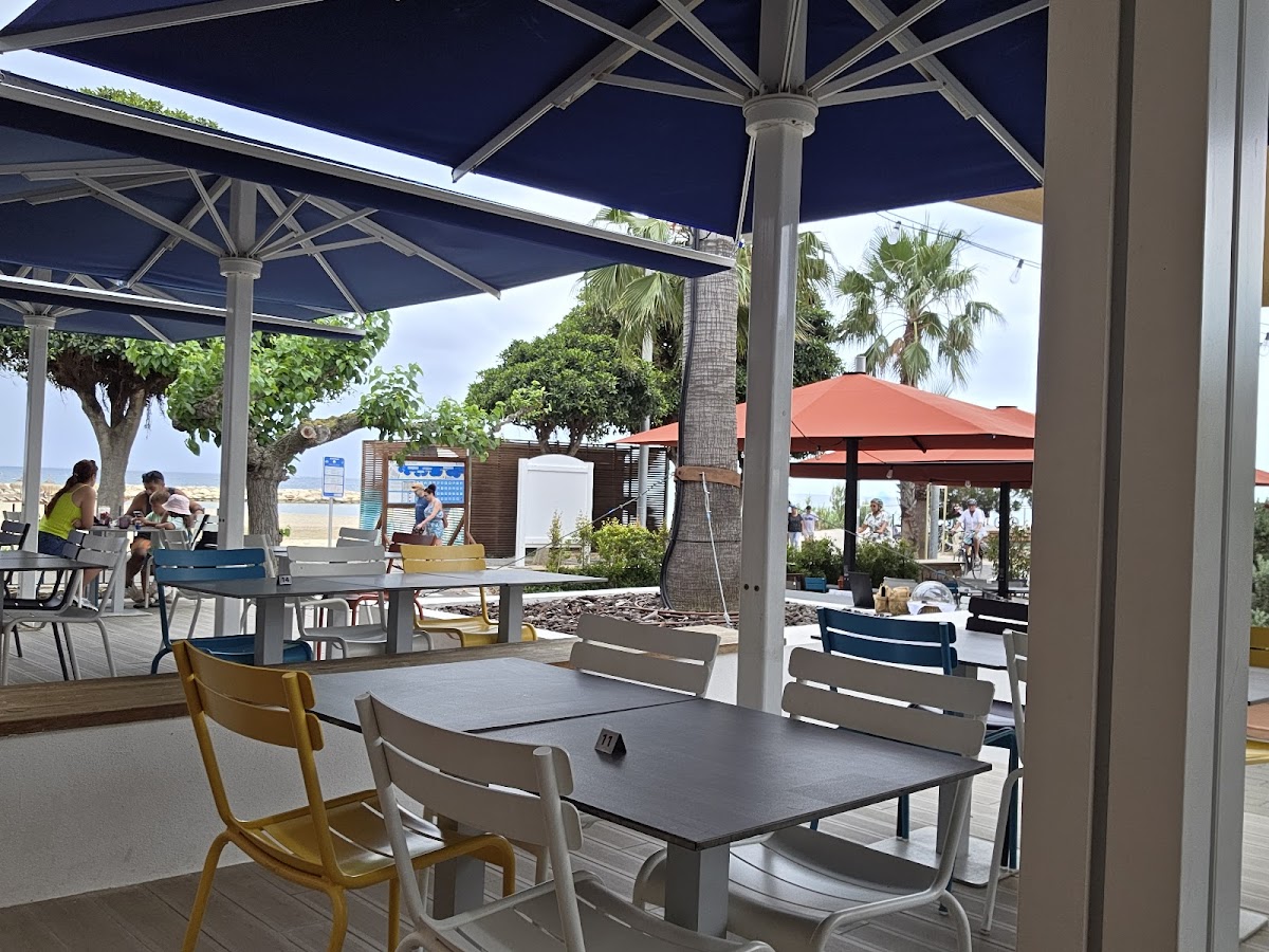 Estimable cafe