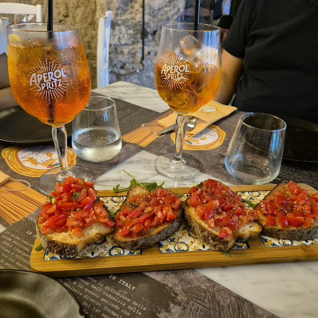 Offerte Aperol Spritz Und Bruschetta