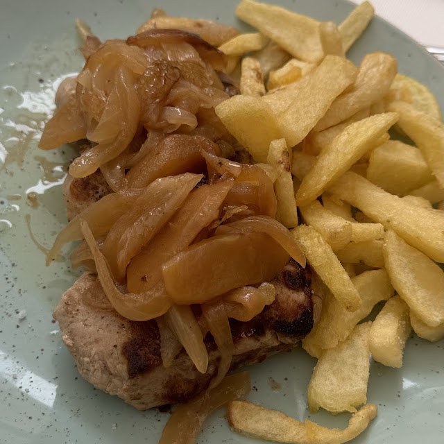 Bacalao Encebollado Con Papas