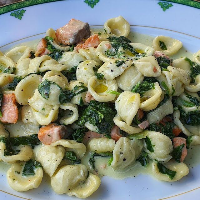 Orecchiette Mit Lachs Und Spinat Sahnesauce