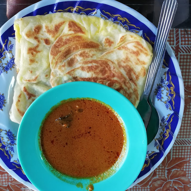 Roti Canai Kuah Asam Pedas