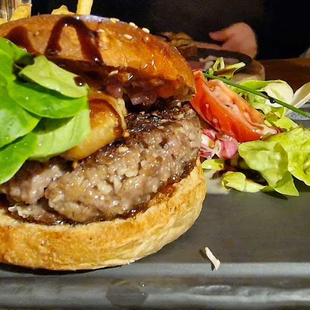 Winter Star Delux Burger