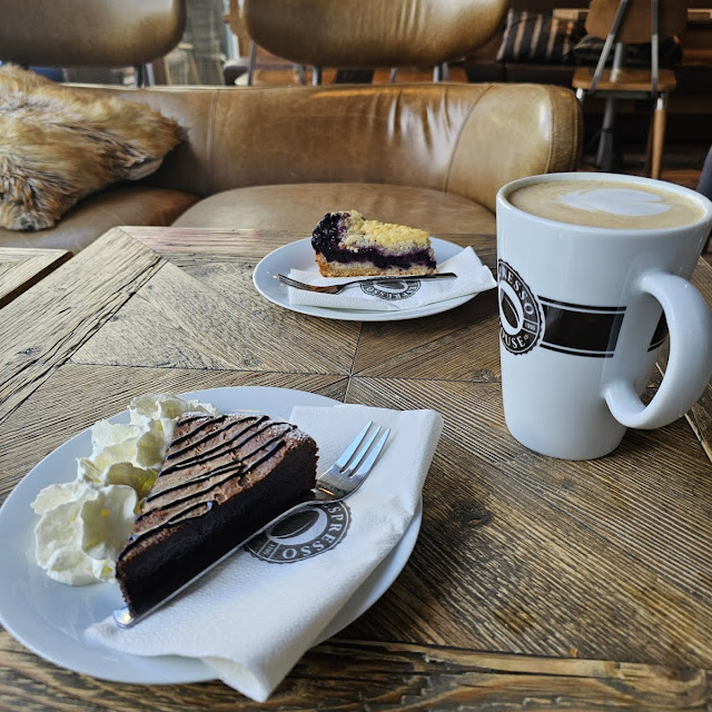 Schokoladenkuchen Und Blueberrycheesecake