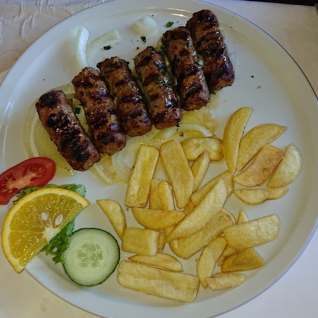 Soutzoukakia Cevapcici Mit Pommes