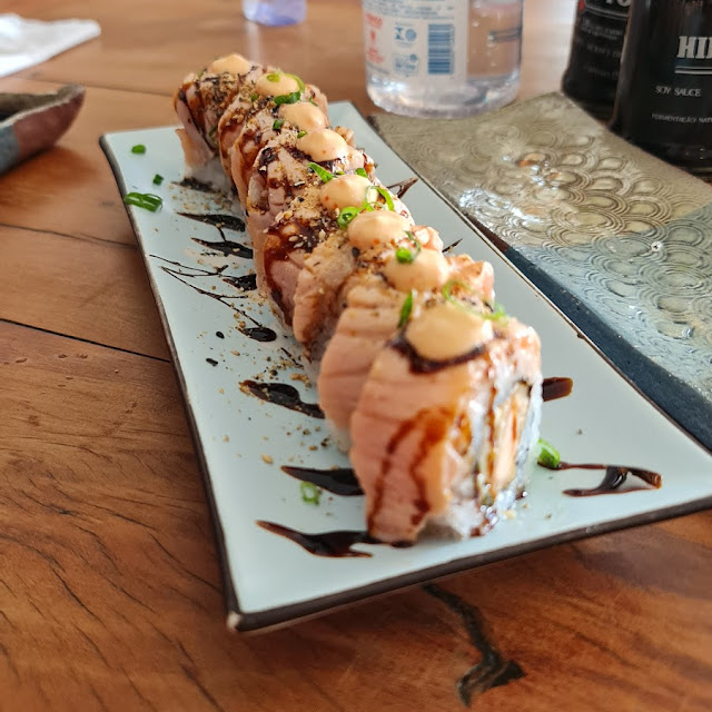Uramaki Salmão Moda Umê