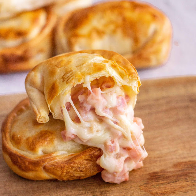 Empanada de Jamón Y Queso