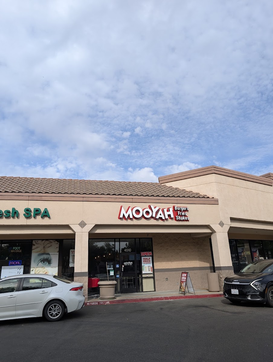 MOOYAH Burgers, Fries & Shakes - Livermore