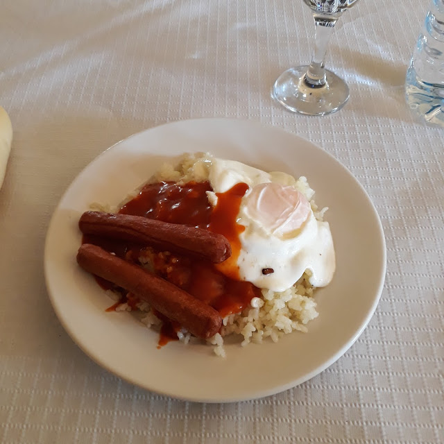 Arroz Con Huevo Y Salchichas