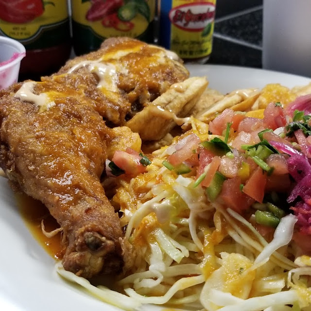 Pollo Con Tajadas De Banano Verde Chicken with Green Banana Slices