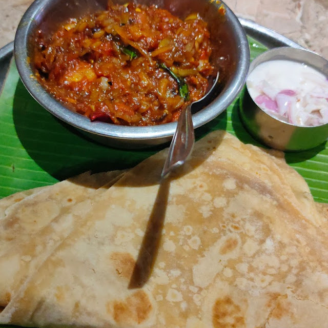 Chapathi with Tomato Roast