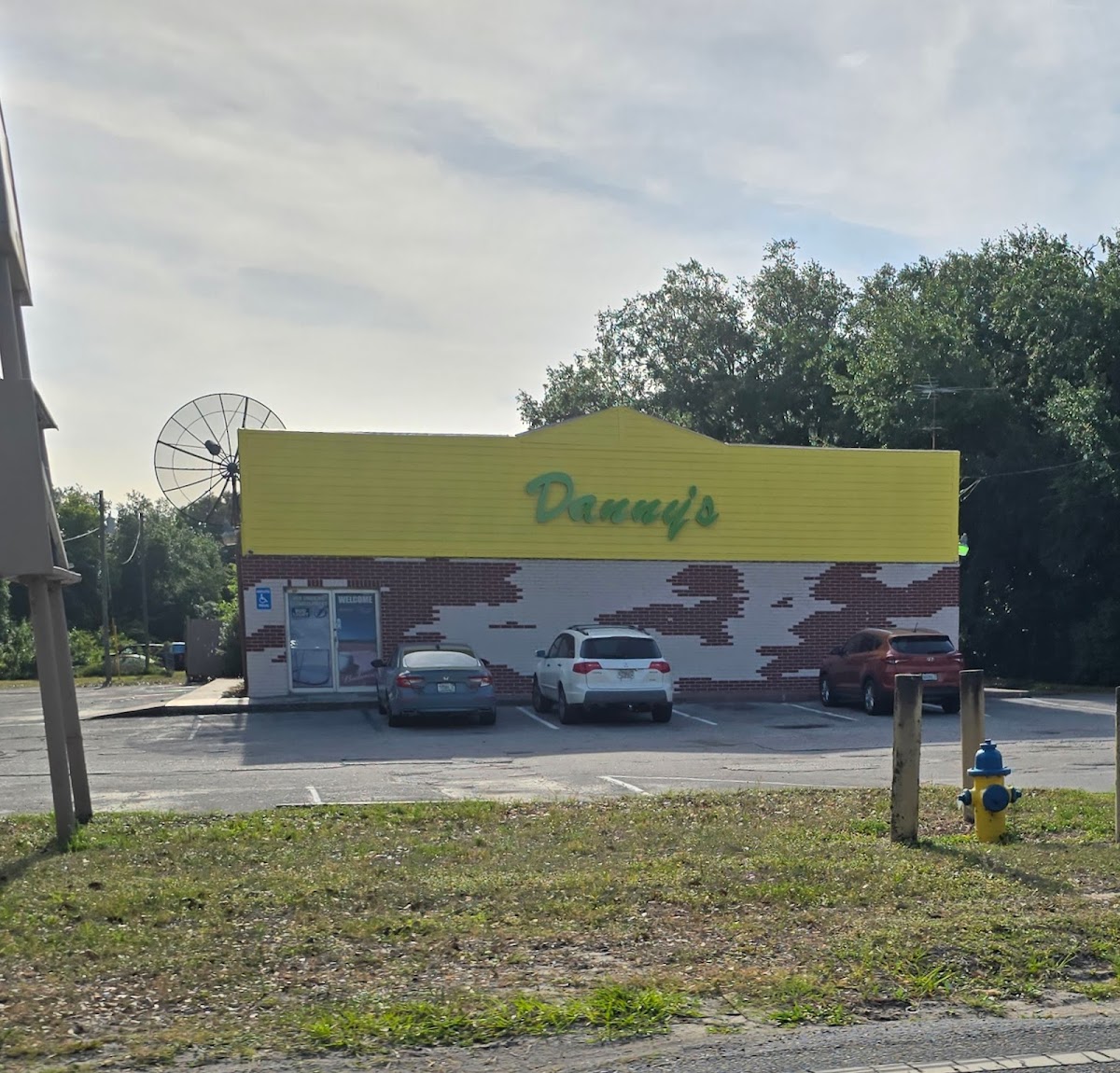 Danny's Bar & Grill