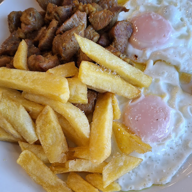 Huevos Con Pinchos Y Patatas