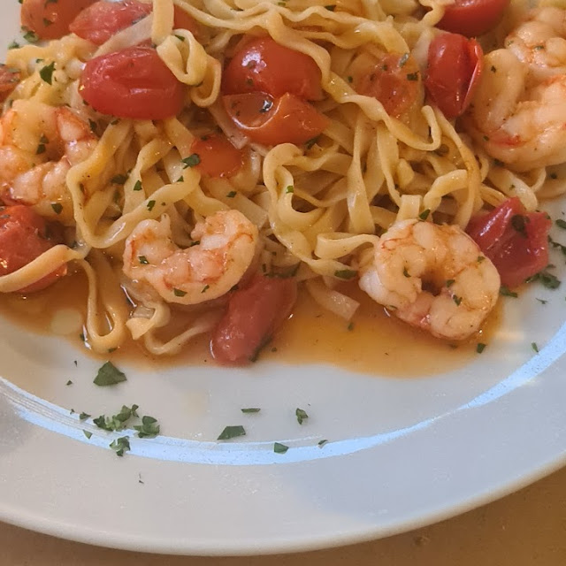 Tagliatelle Gamberi E Pomodoro