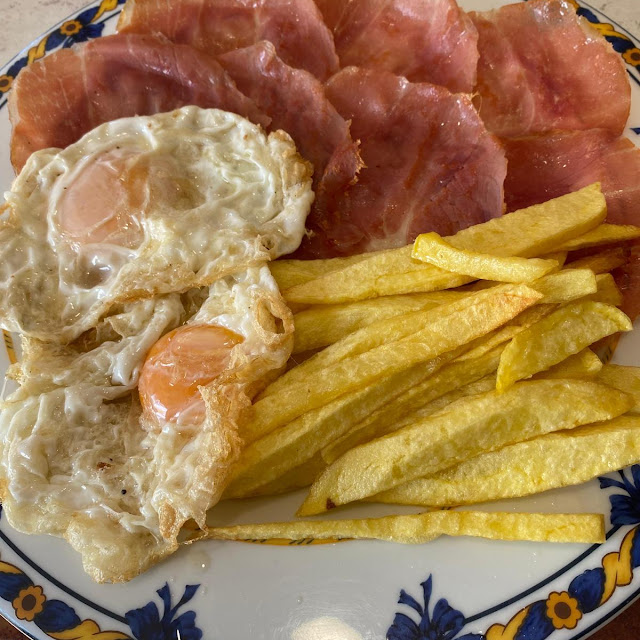 Patas Fritas Con Huevos Y Jamón de Teruel