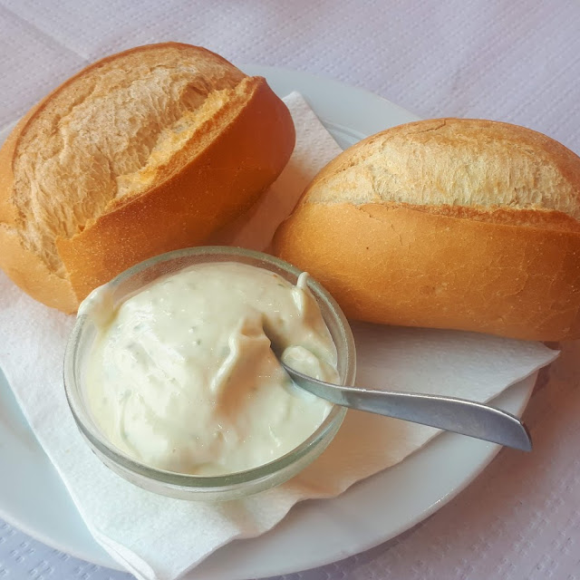 Bread with Aioli Sauce