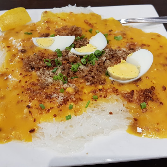 Pancit Palabok With Chicken Skin Toppings