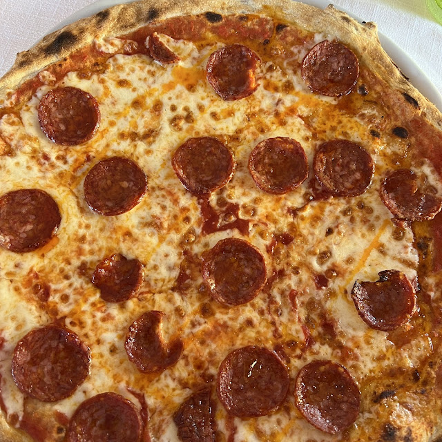 Salami Pizza