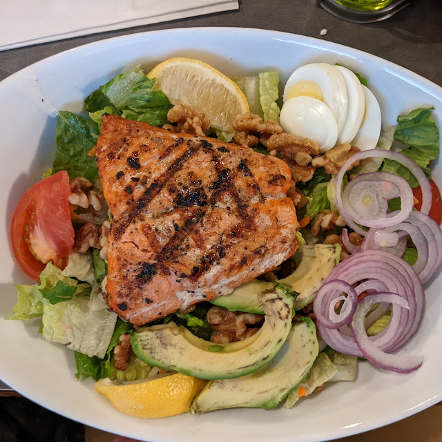 Grilled Salmon Salad
