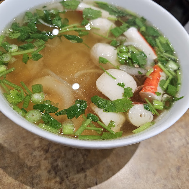 Egg Noodle Soup Seafood Hieu Tieu MI