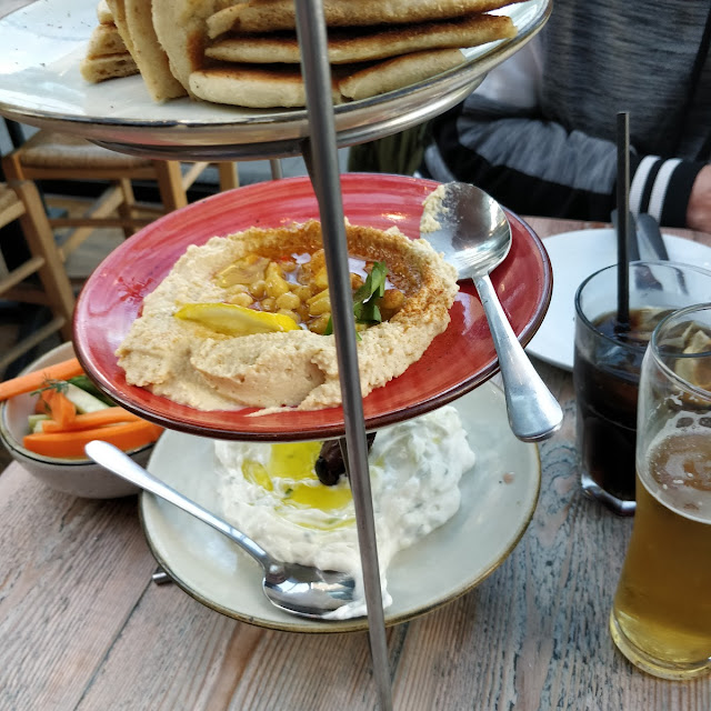 Hummas & Tzatziki with Flatbread & Crudites