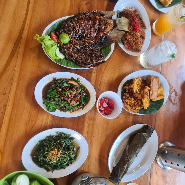 Gurame Bakar Sambal Cobek Udang Bakar