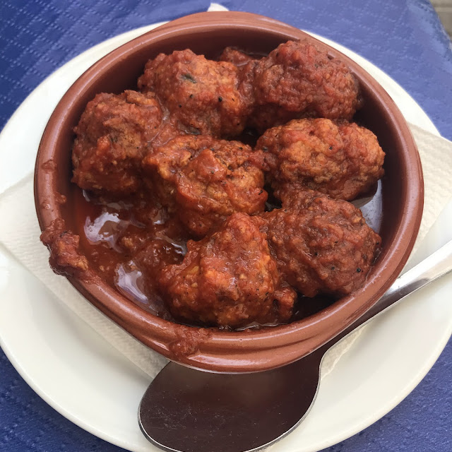 Racion de Albondigas