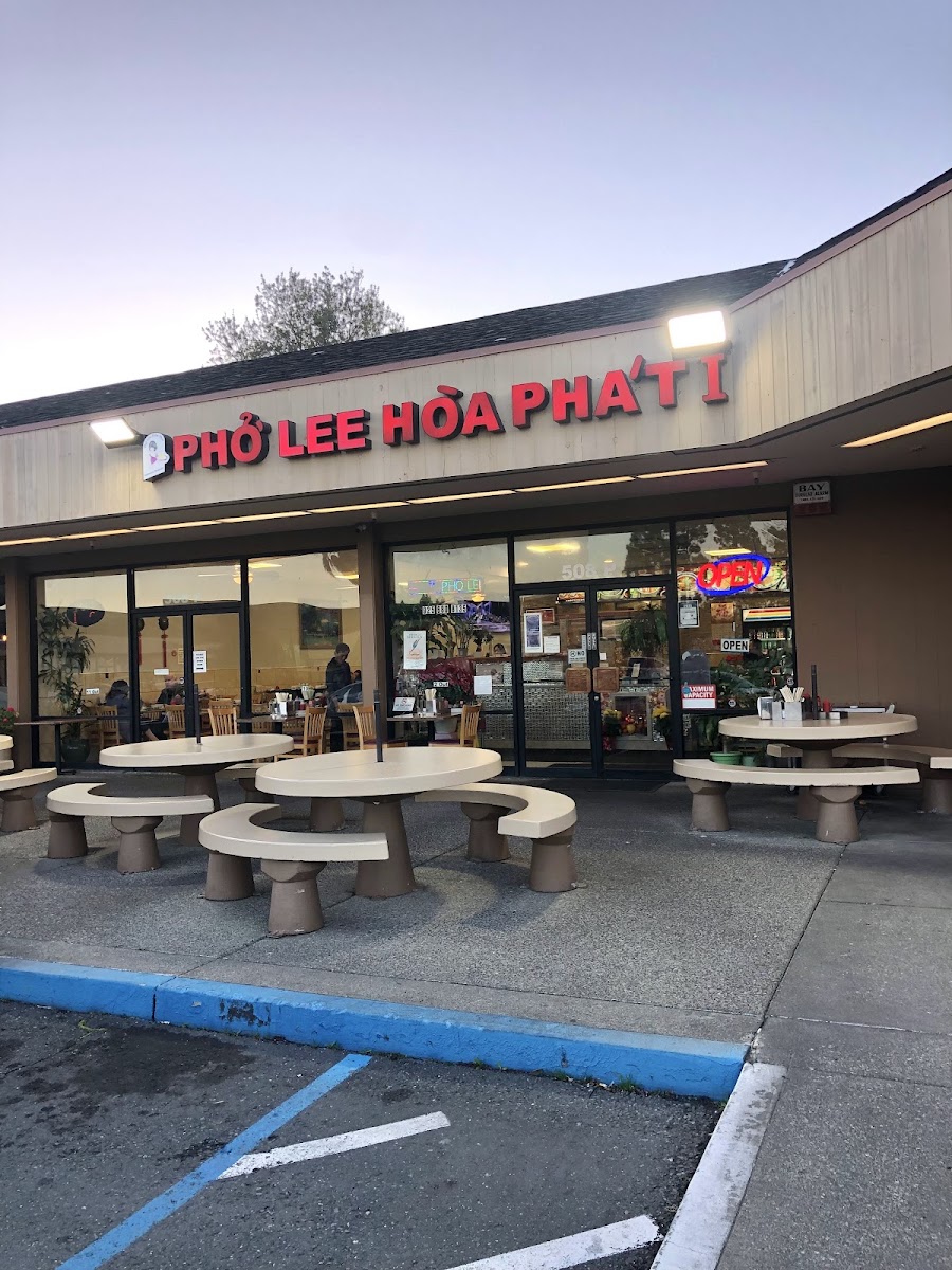 Pho Lee Hoa Phat 1