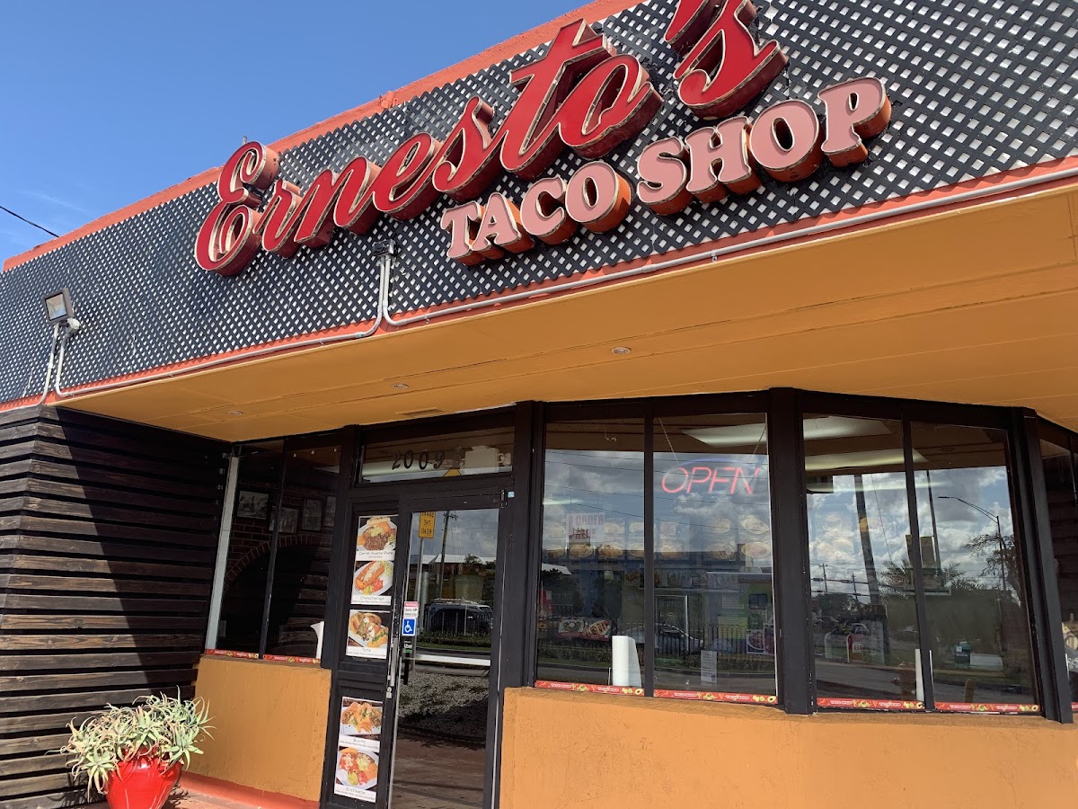 Ernesto's Taco Shop