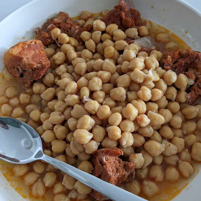 Callos Con Garbanzos