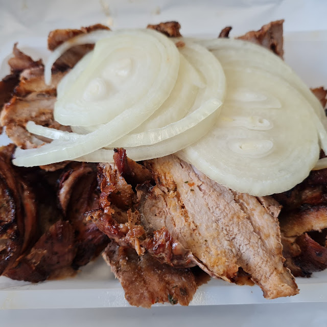 Portion Gyrosfleisch Mit Zwiebeln