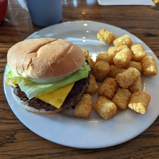 Cheeseburger and Tots