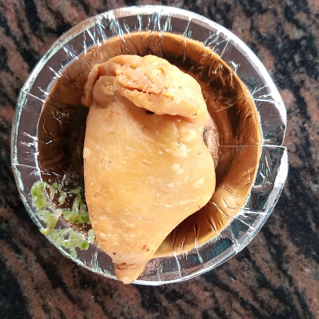 Samosa with Chili Garlic Chatni