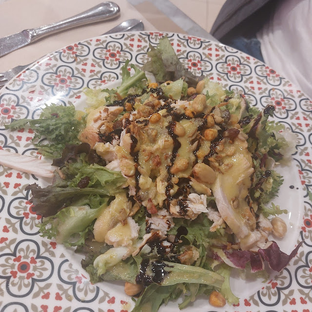 Ensalada Casera de Pollo