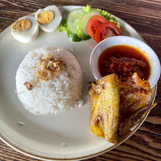 Nasi Ayam Geprek Sambal Matah