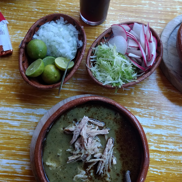 Pozole Verde Con Surtida