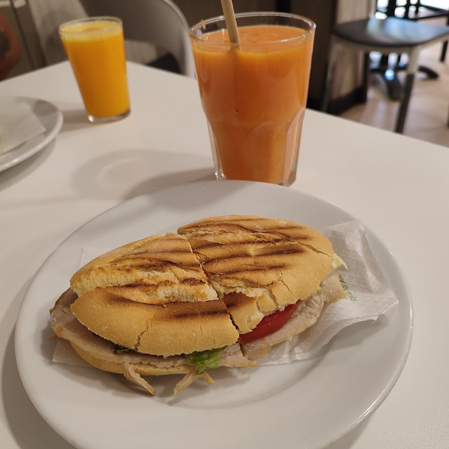 Pulgita de Pollo Con Aguacate