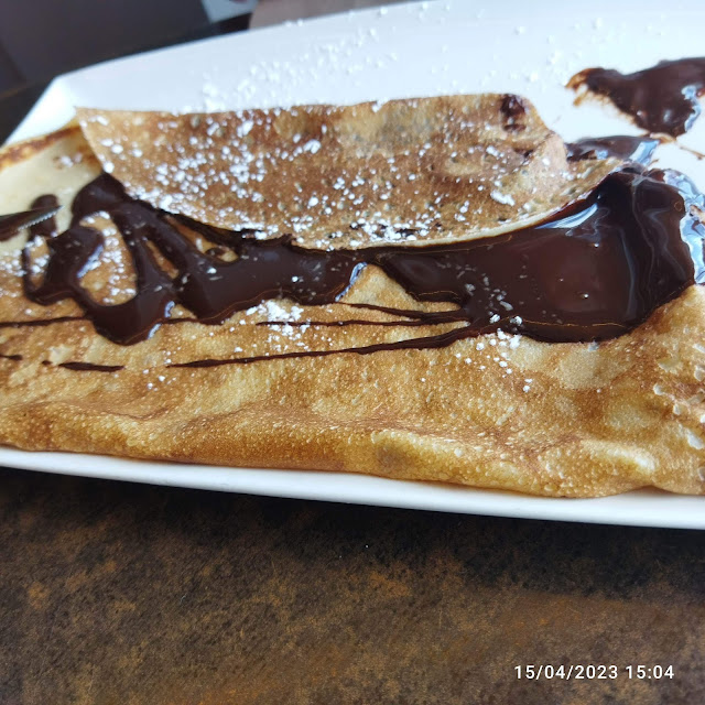 Crêpe Au Chocolat Chaud Maison