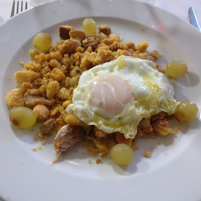 Migas de Pastor Con Huevo Frito
