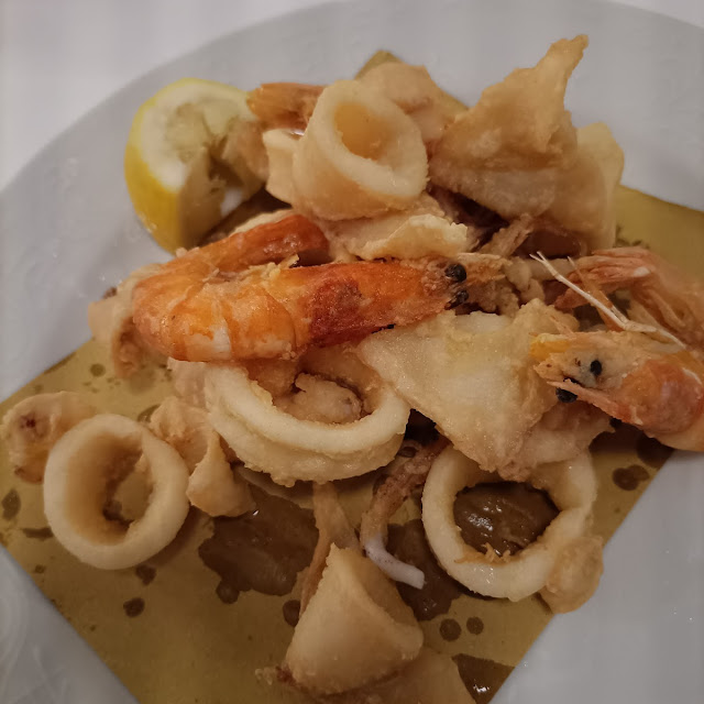 Frittura Di Calamari E Gamberetti