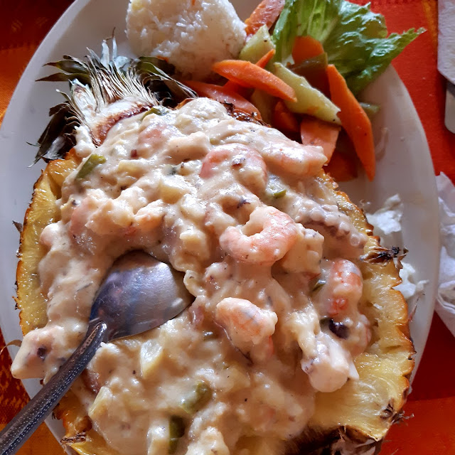 Piña Con Camarón Y Pulpo