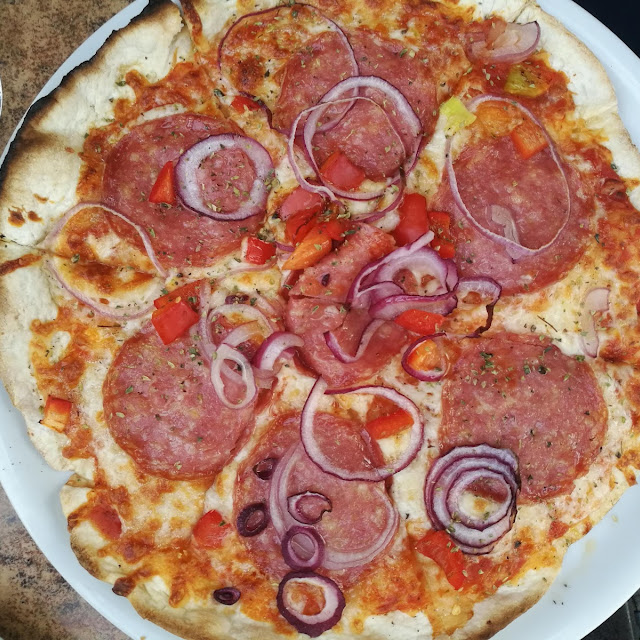 Pizza de Jamon Con Champiñones