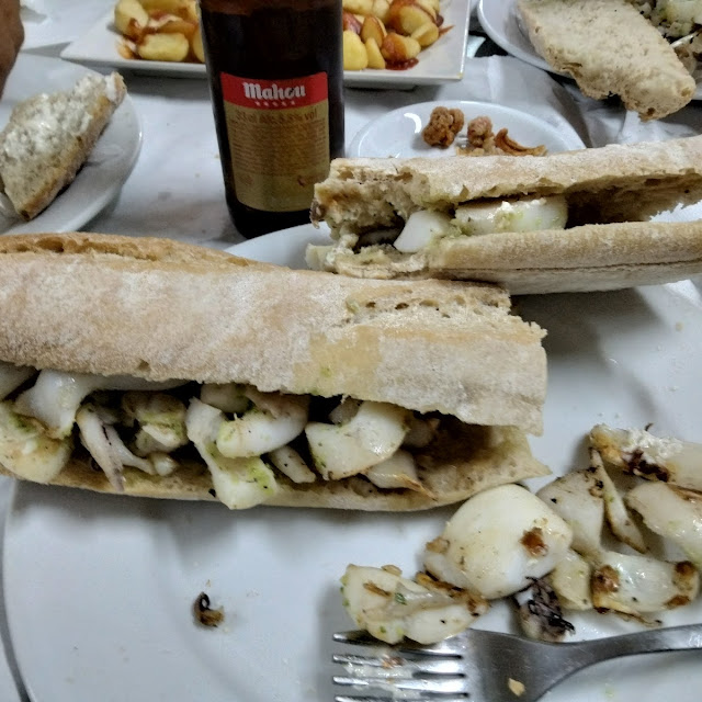 Bocadillo de Sepia Con Salsa Verde