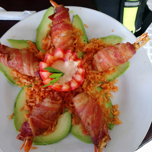 Camarones Al Tocino