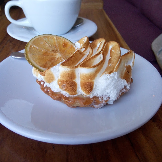 Tarta de Limón Con Merengue Flameado