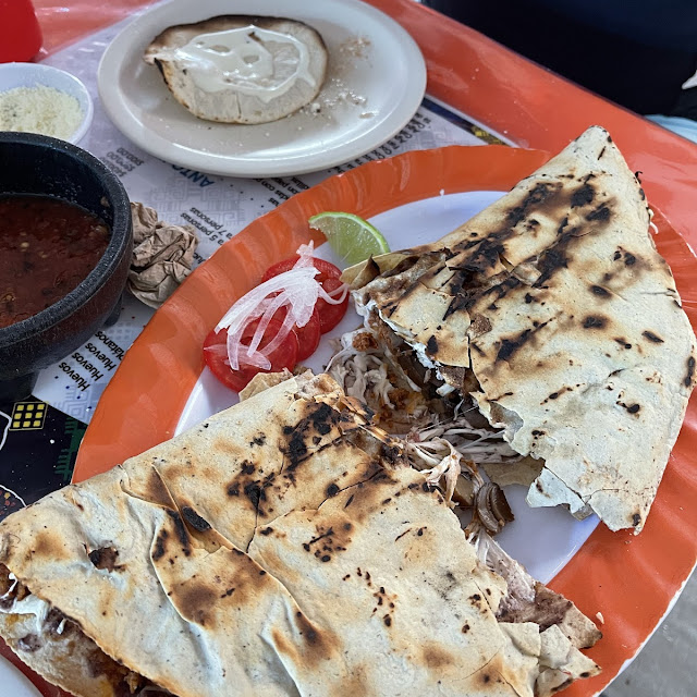 Tlayuda Mixta Salad